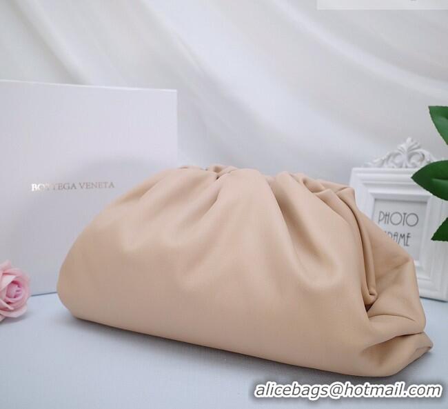 Luxury Cheap Bottega Veneta The Pouch in Soft Calfskin 31702 Nude 2026