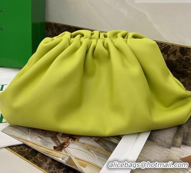 Grade Design Bottega Veneta The Pouch in Soft Calfskin Fluorescent 31702 Green 2026