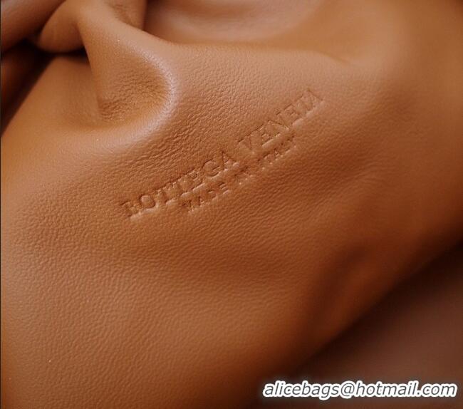 New Fashion Bottega Veneta The Pouch in Soft Intrecciato Calfskin 31702 Brown 2026