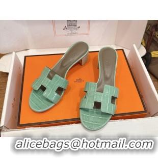 Stylish Hermes Oasis Classic Heel Slides Sandal 4.5cm in Crocodile Embossed Leather Light Green 0304048