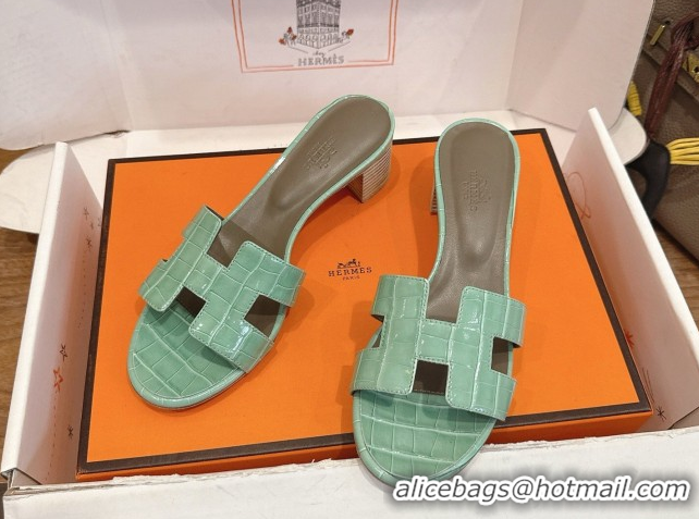 Stylish Hermes Oasis Classic Heel Slides Sandal 4.5cm in Crocodile Embossed Leather Light Green 0304048