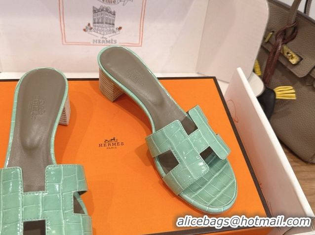 Stylish Hermes Oasis Classic Heel Slides Sandal 4.5cm in Crocodile Embossed Leather Light Green 0304048