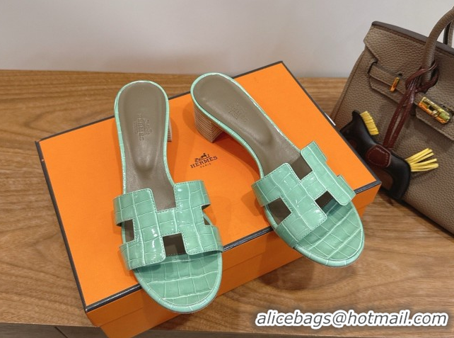 Stylish Hermes Oasis Classic Heel Slides Sandal 4.5cm in Crocodile Embossed Leather Light Green 0304048