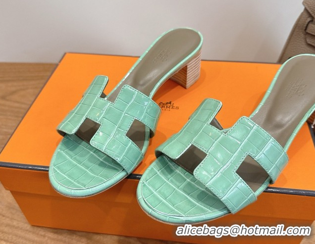 Stylish Hermes Oasis Classic Heel Slides Sandal 4.5cm in Crocodile Embossed Leather Light Green 0304048