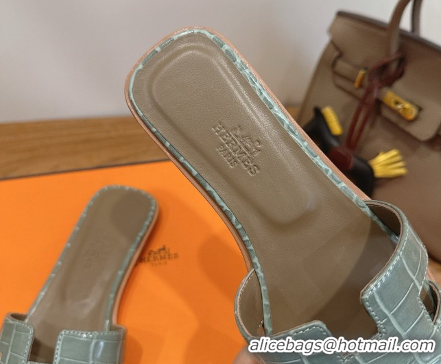 Grade Quality Hermes Oran Classic Flat Slides Sandal in Crocodile Embossed Leather Light Grey 0304057