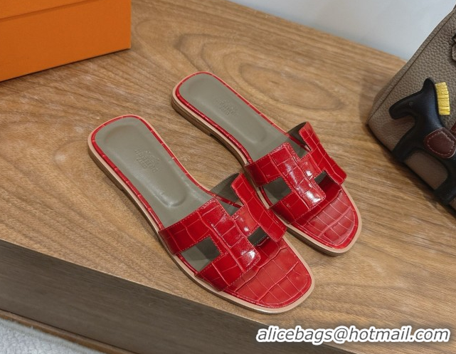 Luxurious Hermes Oran Classic Flat Slides Sandal in Crocodile Embossed Leather Red 0304062