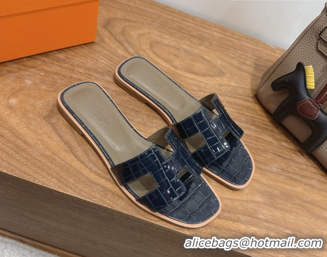 Sumptuous Hermes Oran Classic Flat Slides Sandal in Crocodile Embossed Leather Indigo Blue 0304067