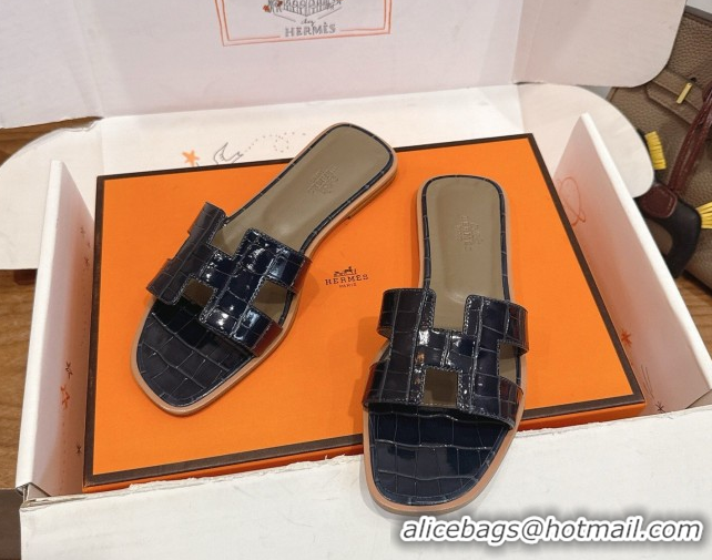 Sumptuous Hermes Oran Classic Flat Slides Sandal in Crocodile Embossed Leather Indigo Blue 0304067