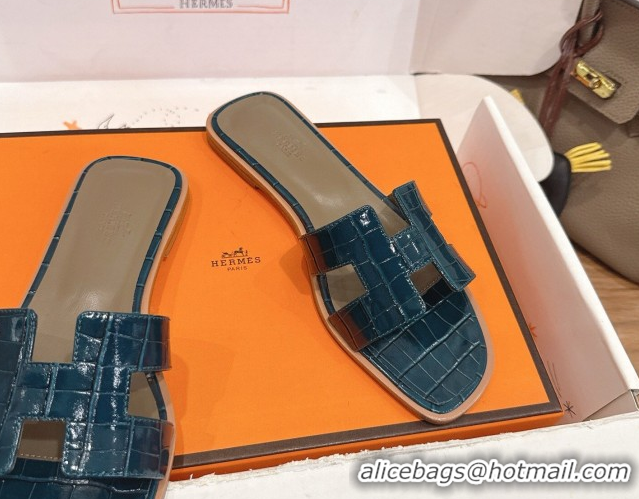 Sophisticated Hermes Oran Classic Flat Slides Sandal in Crocodile Embossed Leather Turquoise 0304069