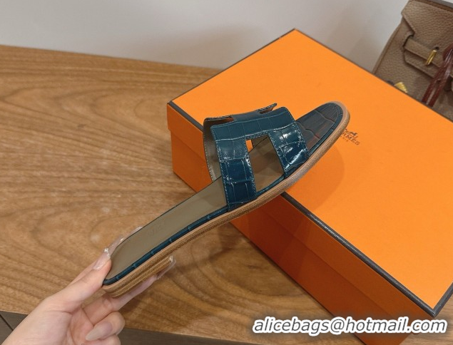 Sophisticated Hermes Oran Classic Flat Slides Sandal in Crocodile Embossed Leather Turquoise 0304069