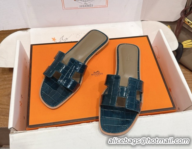 Sophisticated Hermes Oran Classic Flat Slides Sandal in Crocodile Embossed Leather Turquoise 0304069