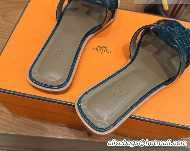 Sophisticated Hermes Oran Classic Flat Slides Sandal in Crocodile Embossed Leather Turquoise 0304069