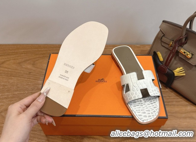 Classic Hot Hermes Oran Classic Flat Slides Sandal in Crocodile Embossed Leather White/Grey 0304074