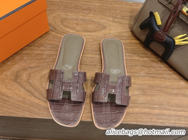 Grade Hermes Oran Classic Flat Slides Sandal in Crocodile Embossed Leather Chocolate 0304078