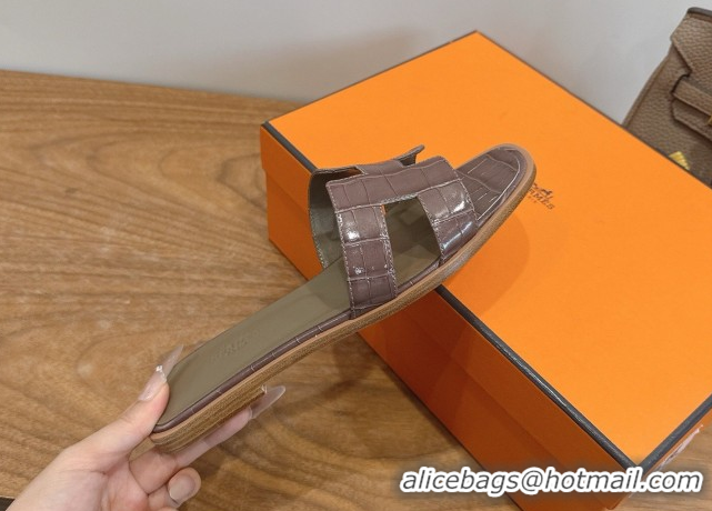 Grade Hermes Oran Classic Flat Slides Sandal in Crocodile Embossed Leather Chocolate 0304078