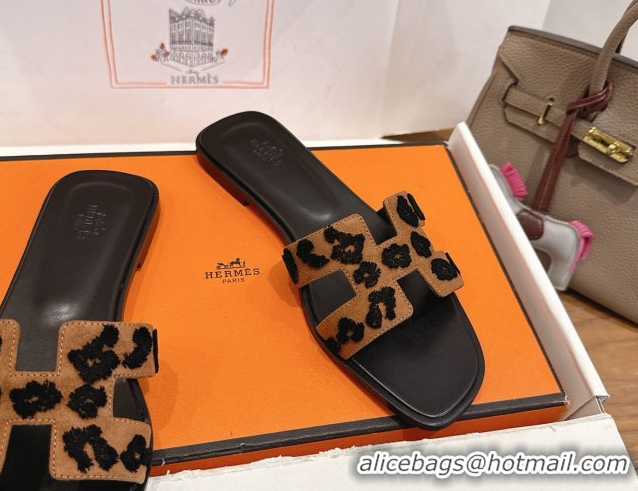 Good Looking Hermes Oran Classic Flat Slides Sandal in Embroidered Suede Brown 0304081