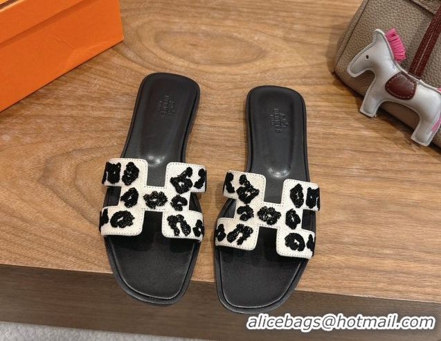 Grade Quality Hermes Oran Classic Flat Slides Sandal in Embroidered Suede White 0304082