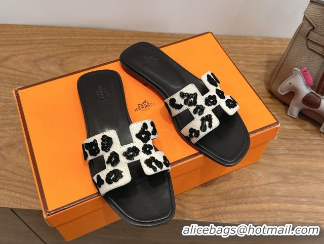 Grade Quality Hermes Oran Classic Flat Slides Sandal in Embroidered Suede White 0304082