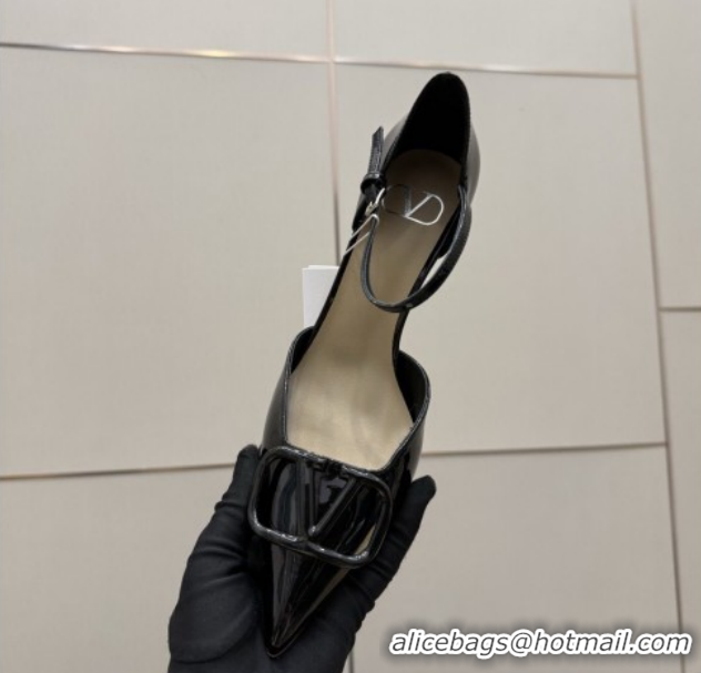 Shop Duplicate Valentino Vlogo Signature D'Orsay Pumps 8cm in Patent Leather Black 0224053