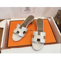 Grade Quality Hermes Oasis Classic Heel Slides Sandal 4.5cm in Crocodile Embossed Leather White 0304036