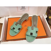 Stylish Hermes Oasis Classic Heel Slides Sandal 4.5cm in Crocodile Embossed Leather Light Green 0304048