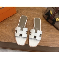 Charming Hermes Oran Classic Flat Slides Sandal in Crocodile Embossed Leather White 0304065