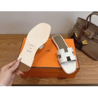 Charming Hermes Oran Classic Flat Slides Sandal in Crocodile Embossed Leather White 0304065