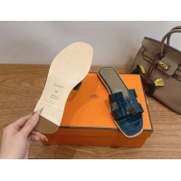 Sophisticated Hermes Oran Classic Flat Slides Sandal in Crocodile Embossed Leather Turquoise 0304069