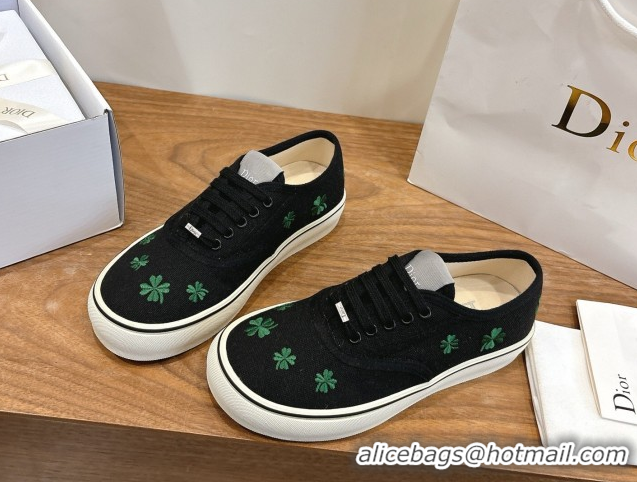 Pretty Style Dior Saltwind Sneakers 3cm in Black Cotton Embroidered with Green Dior Clover Motif 2026 0303029