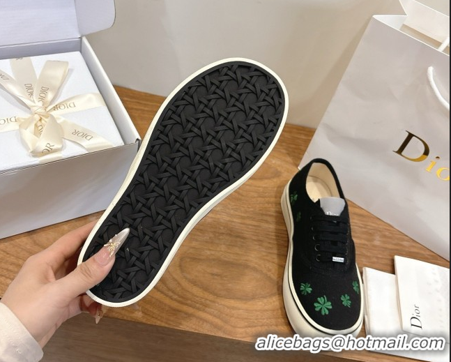 Pretty Style Dior Saltwind Sneakers 3cm in Black Cotton Embroidered with Green Dior Clover Motif 2026 0303029
