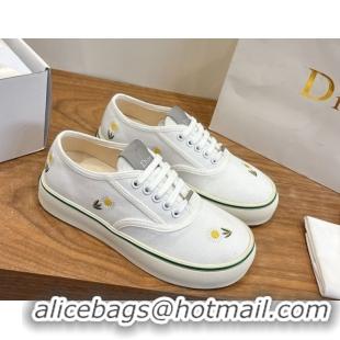 Shop Duplicate Dior Saltwind Sneakers 3cm in White Cotton Embroidered with Daisy Motif 2026 0303031