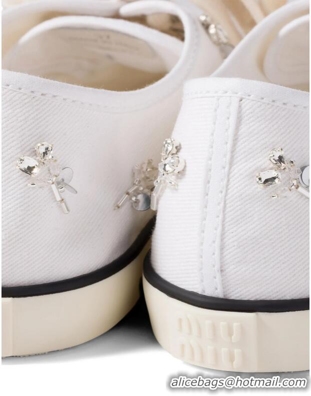 Trendy Design Miu Miu Embroidered Women Sneakers M5621 White