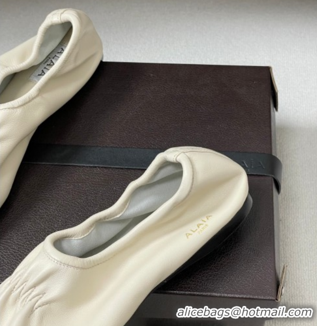 Shop Duplicate Alaia Slippers Flat in Calfskin Leather White 2026 AL020706