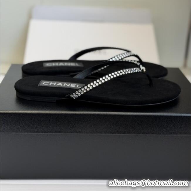 ​Modern Classic Chanel Velvet Thongs with Crystals CH32805 Black 2026
