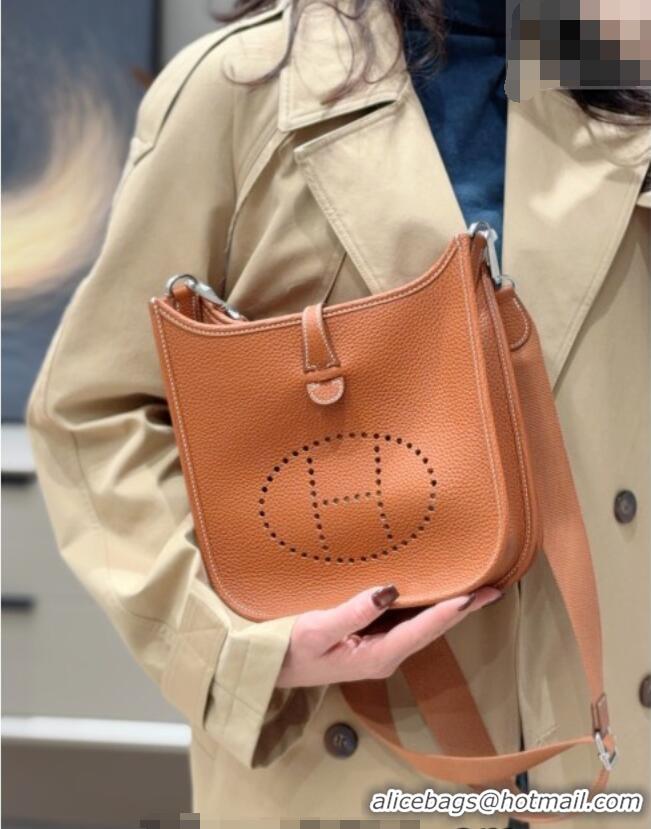 Free Shipping Hermes Evelyne Poche Ⅲ Bag 23cm in Clemence TC Cow Leather H4013 Brown 2026 (Half Handmade)