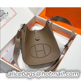 Top Design Hermes Evelyne Poche Ⅲ Bag 23cm in Clemence TC Cow Leather H4013 Elephant Grey 2026 (Half Handmade)