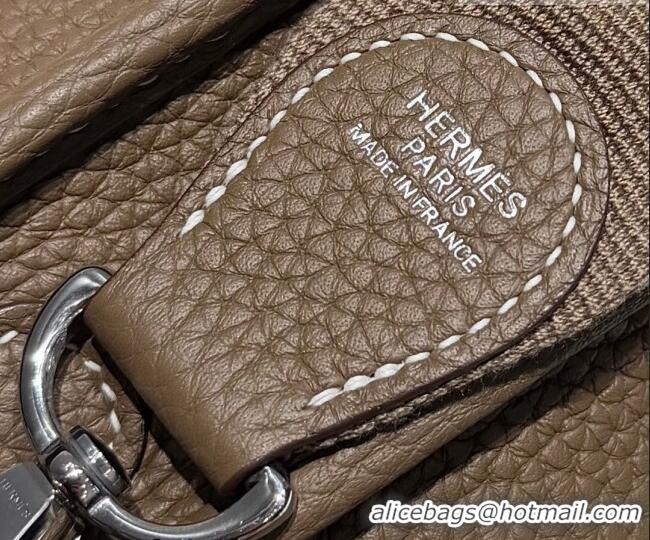 Top Design Hermes Evelyne Poche Ⅲ Bag 23cm in Clemence TC Cow Leather H4013 Elephant Grey 2026 (Half Handmade)