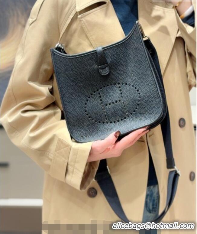 Well Crafted Hermes Evelyne Poche Ⅲ Bag 23cm in Clemence TC Cow Leather H4013 Black 2026 (Half Handmade)