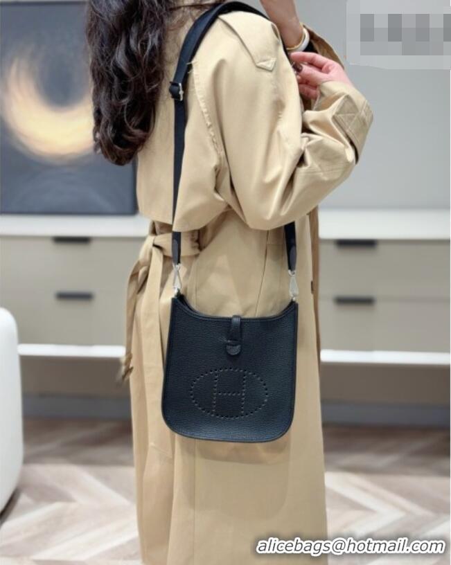 Well Crafted Hermes Evelyne Poche Ⅲ Bag 23cm in Clemence TC Cow Leather H4013 Black 2026 (Half Handmade)