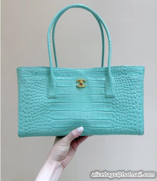 Buy Discount Chanel Small Shopping Bag in Crocodile Embossed Calfskin AS6243 Green 2026 Top Quality (Pre-order)