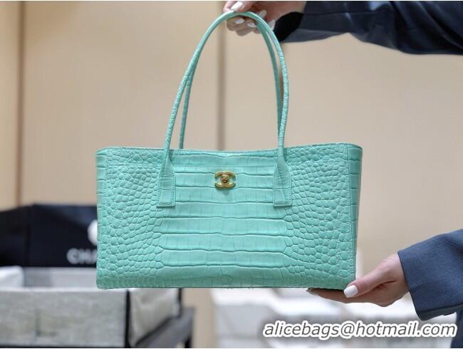 Buy Discount Chanel Small Shopping Bag in Crocodile Embossed Calfskin AS6243 Green 2026 Top Quality (Pre-order)
