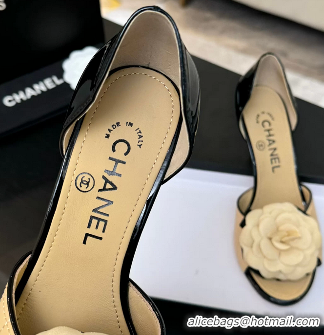 Trendy Design Chanel Camellia Flower High Heeled Sandals Beige Quilted and Black Patent Leather 6051302