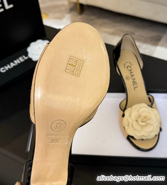 Trendy Design Chanel Camellia Flower High Heeled Sandals Beige Quilted and Black Patent Leather 6051302