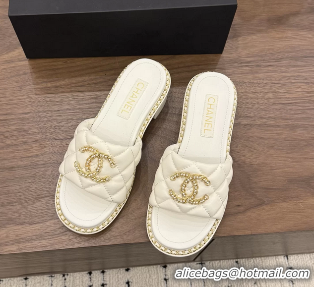 Duplicate Chanel Pearl Chain CC logo Heeled Slides Sandals White Quilted Leather 6051320