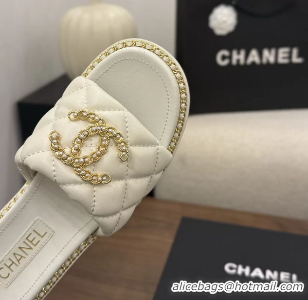 Duplicate Chanel Pearl Chain CC logo Heeled Slides Sandals White Quilted Leather 6051320
