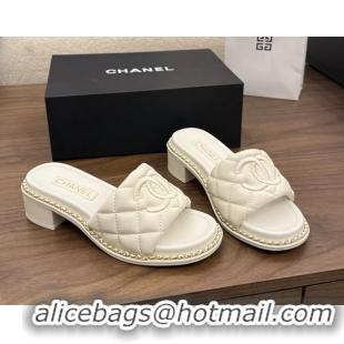 Comfortable Chanel CC logo Heeled Slides Sandals with Chain White Quilted Leather 6051320
