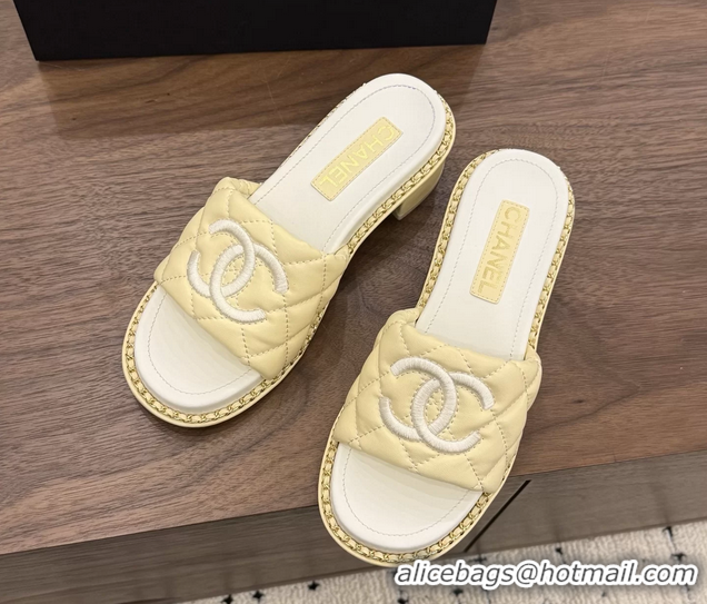 Duplicate Chanel CC logo Heeled Slides Sandals with Chain Beige Quilted Leather 6051320