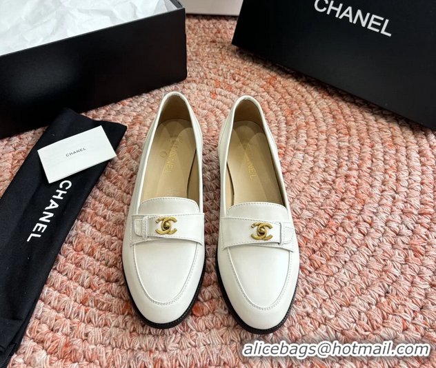 Feminine Chanel Vintage CC Turnlock Logo White Leather Loafers 6051612