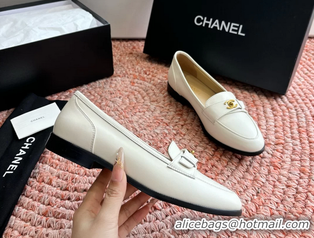 Feminine Chanel Vintage CC Turnlock Logo White Leather Loafers 6051612