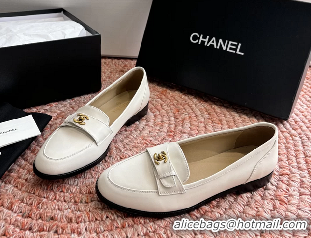 Feminine Chanel Vintage CC Turnlock Logo White Leather Loafers 6051612